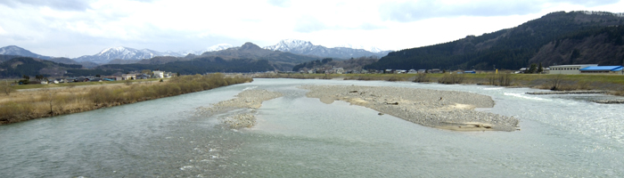 新潟県岩船郡　清流荒川(温泉橋より上流)