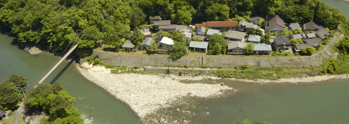 鷹の巣温泉と吊り橋